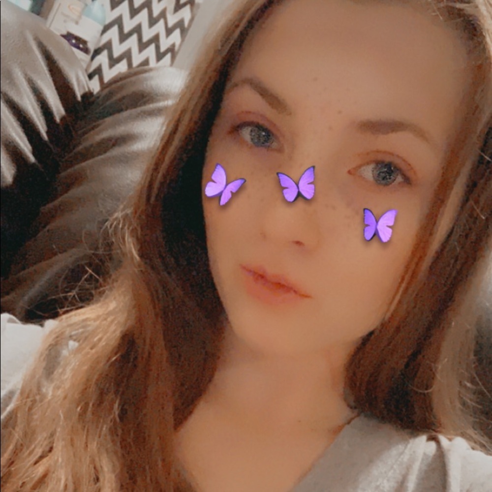 Meet your Posher, Caitlin